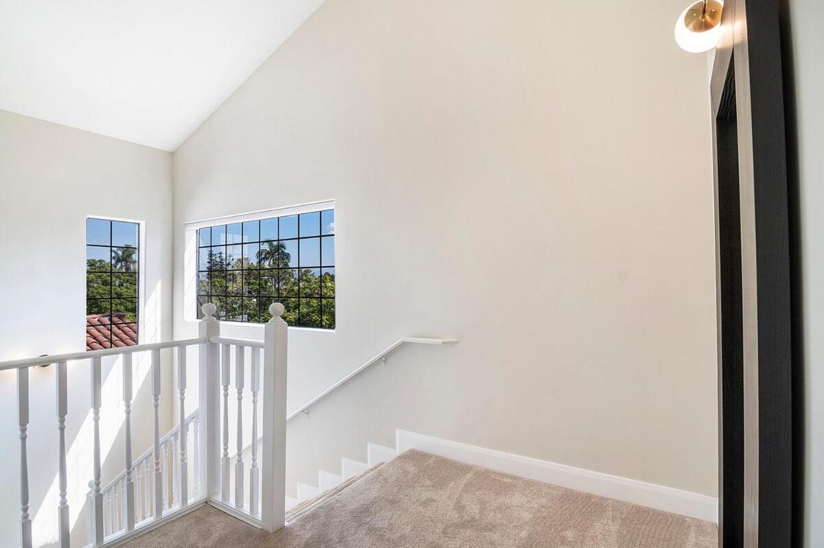 Beautiful 6br Family 2-story With Large Backyard And Outdoor Kitchen Villa *