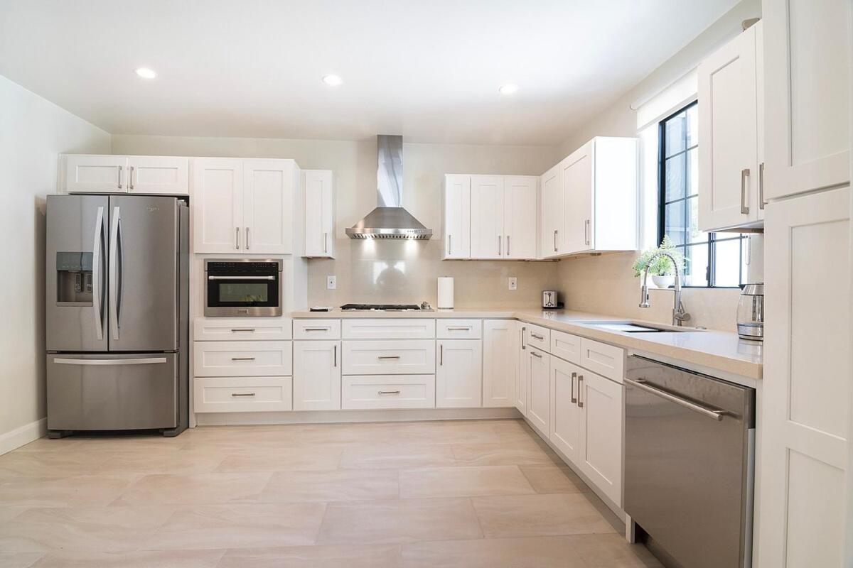 Villa Beautiful 6br Family 2-story With Large Backyard And Outdoor Kitchen *