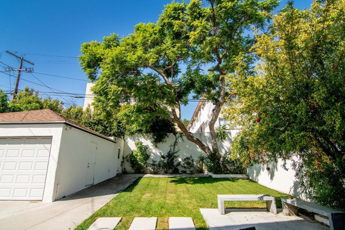 Beautiful 6br Family 2-story With Large Backyard And Outdoor Kitchen