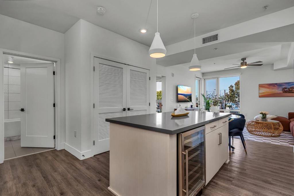 Marina Del Rey With Amenities Apartment *