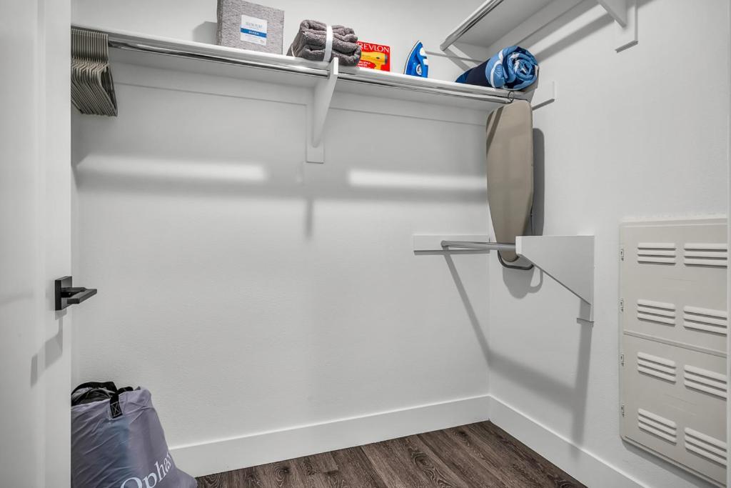 Marina Del Rey With Amenities *