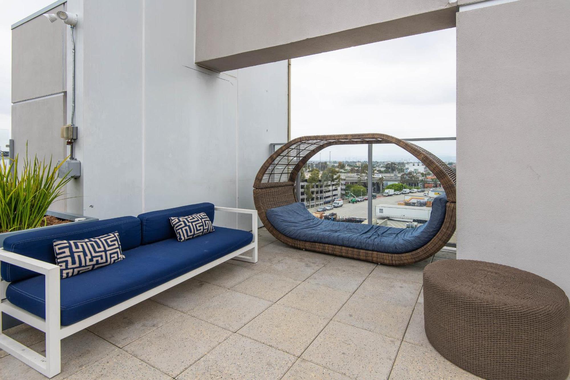 Downtown 1bed 1bath Freeparking Patio Pool Hot Tub Apartment Los Angeles