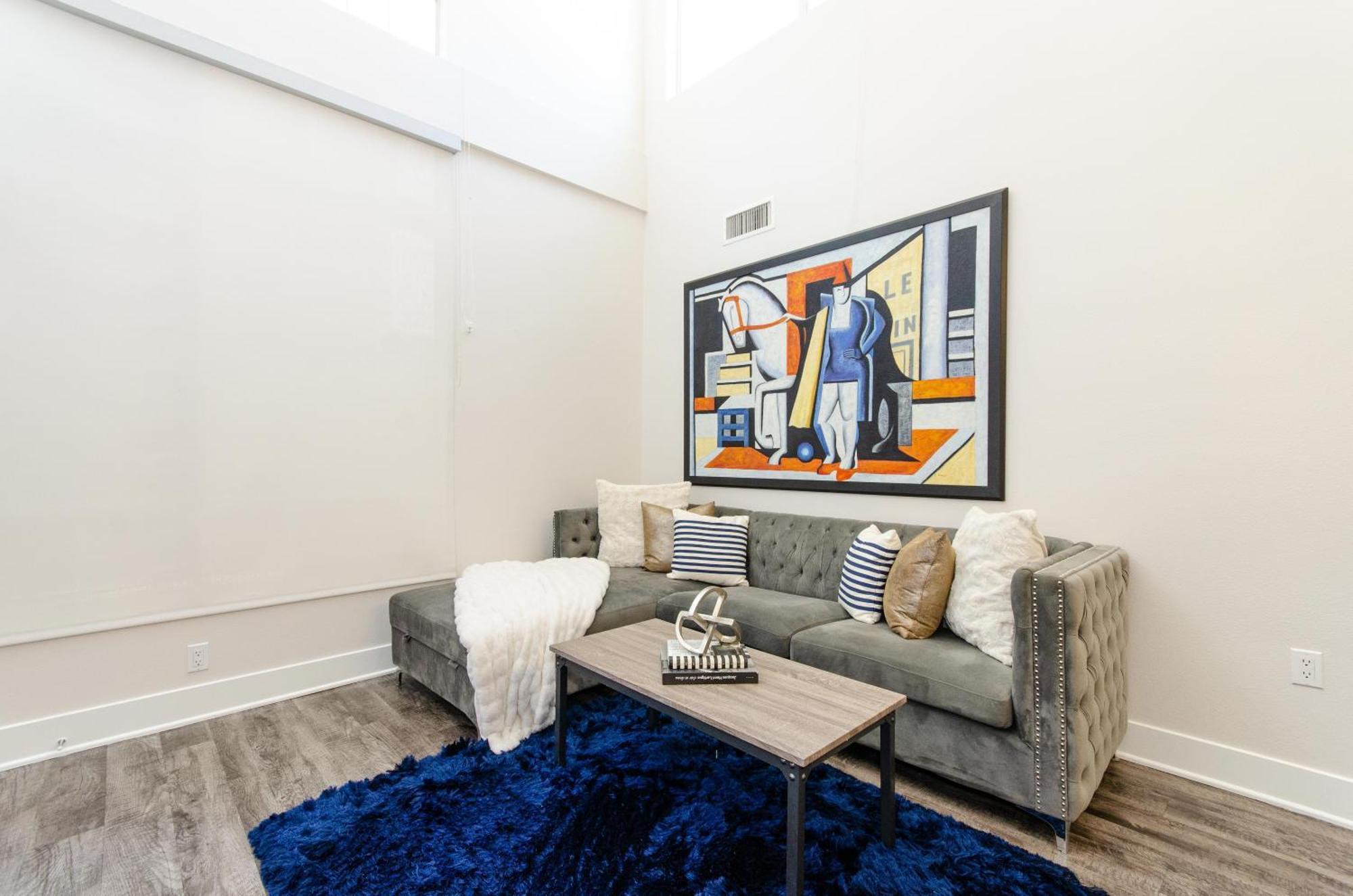 Luxury Penthouse In Prime Hollywood Location Apartment *