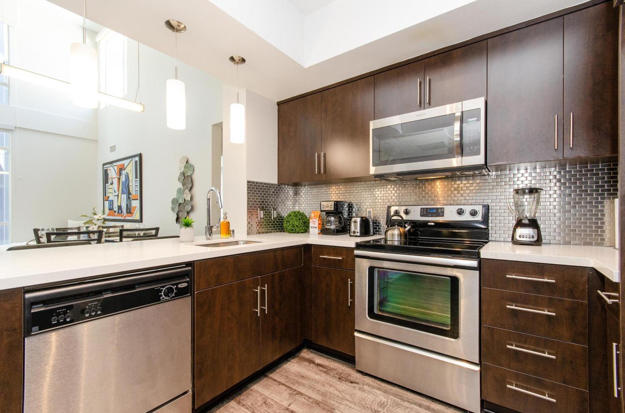 Apartment Luxury Penthouse In Prime Hollywood Location *