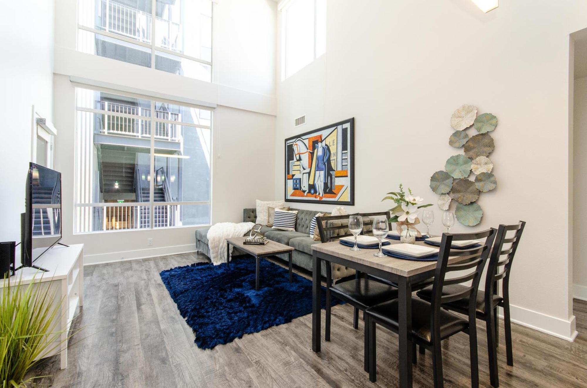 Luxury Penthouse In Prime Hollywood Location Apartment