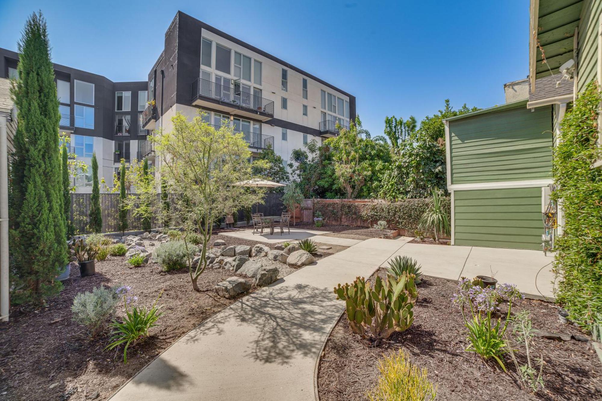 Convenient Angeles Retreat About 1 Mi To Downtown! Holiday home