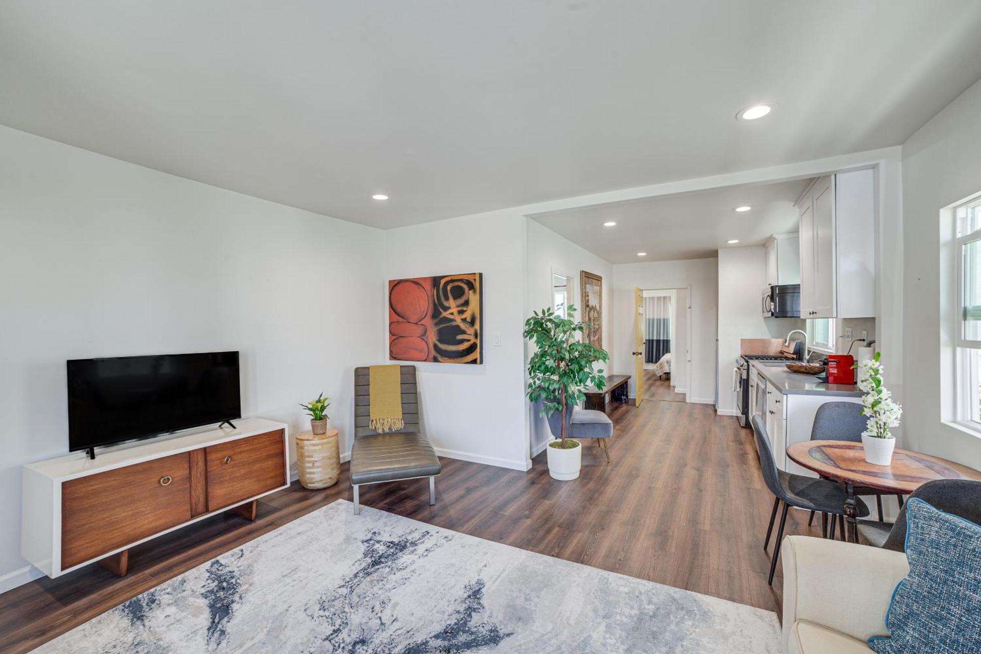Holiday home Convenient Angeles Retreat About 1 Mi To Downtown!