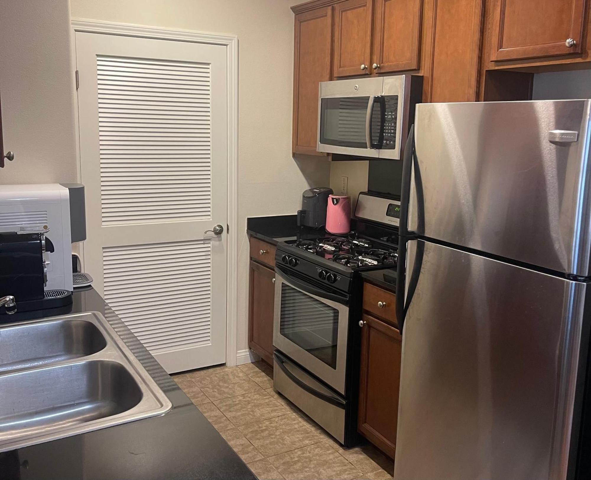 Lala Land-1bed With Free Parking, Pool, Sauna Apartment Los Angeles