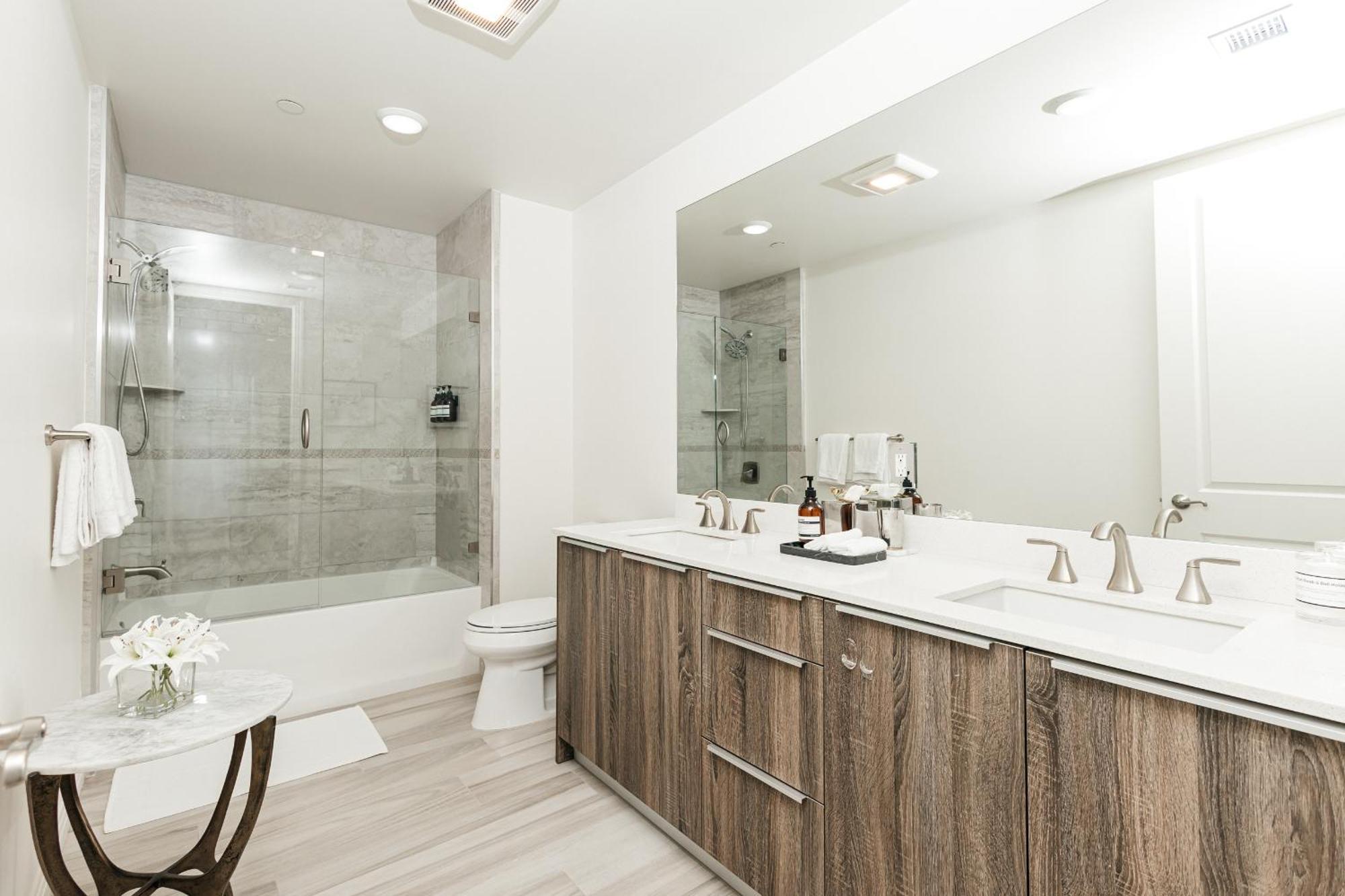 3bd 2ba Vest Village * Los Angeles