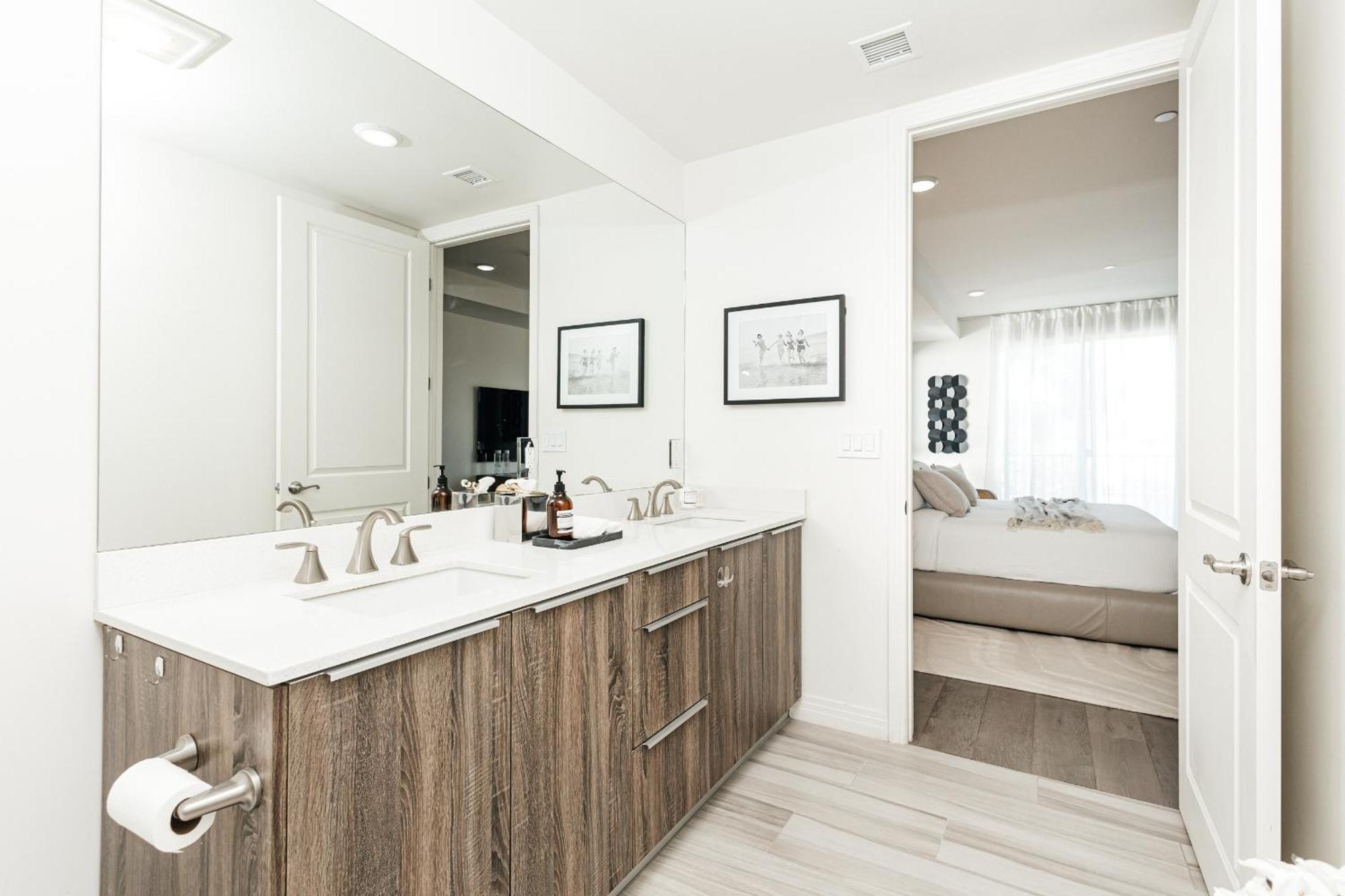 3bd 2ba Vest Village * Los Angeles