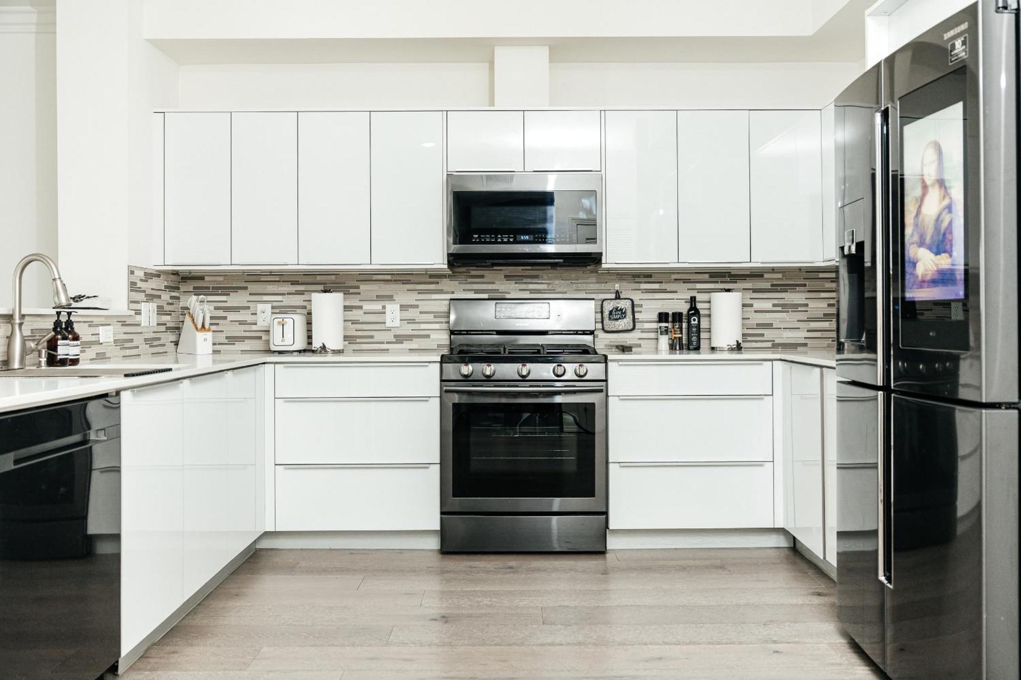 3bd 2ba Vest Village * Los Angeles
