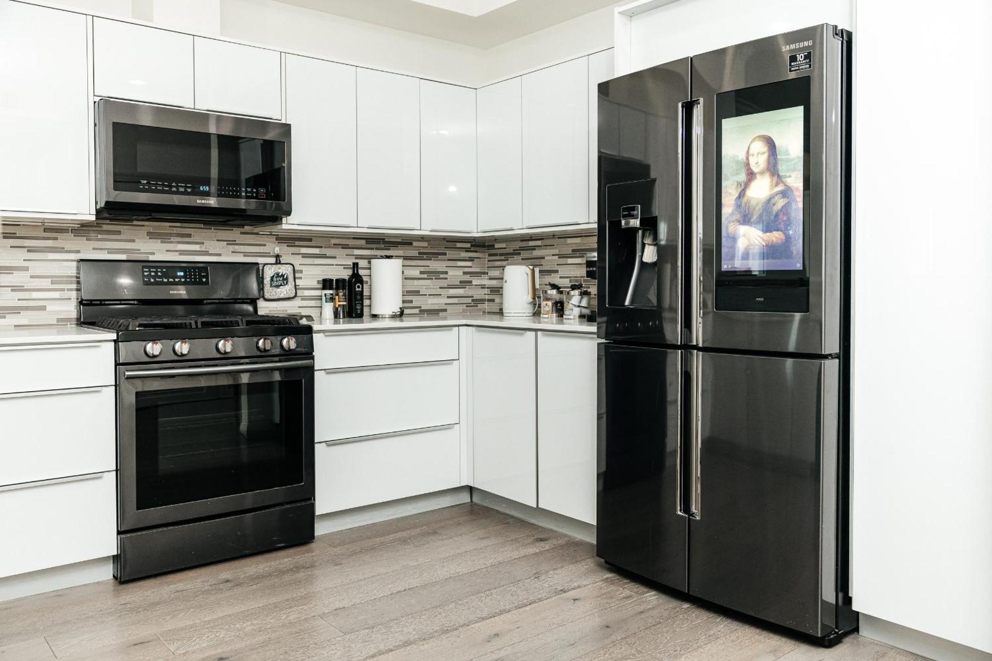 3bd 2ba Vest Village Apartment Los Angeles