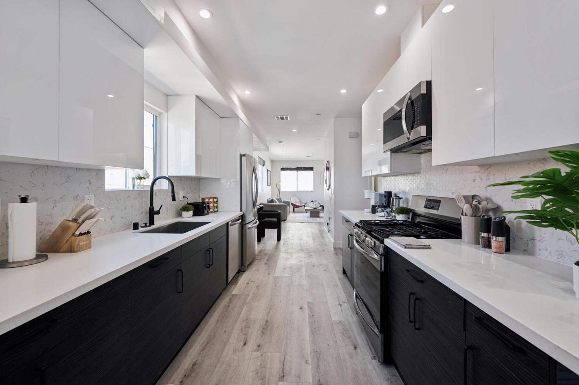 Hollywood Sign View 3bdr Luxury Townhouse In Hollywood Area *