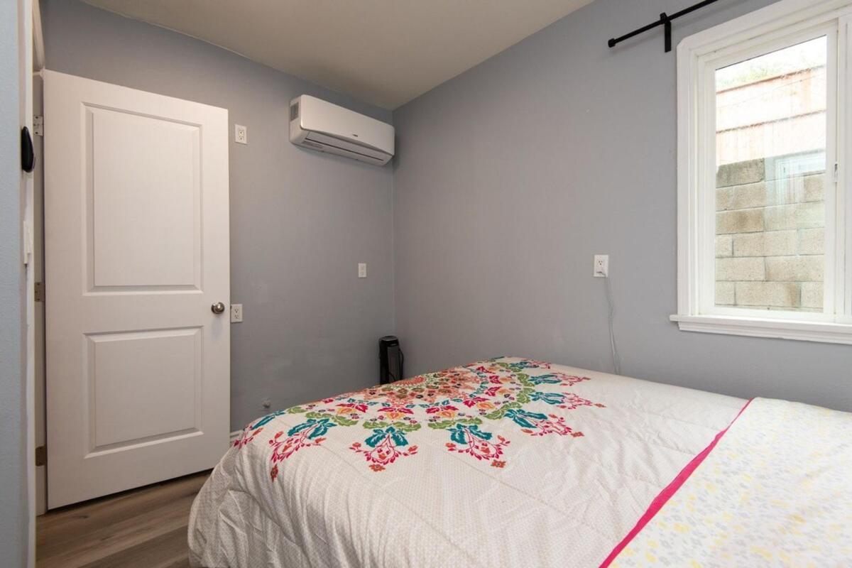 Charming 3br With Complimentary Parking Onsite