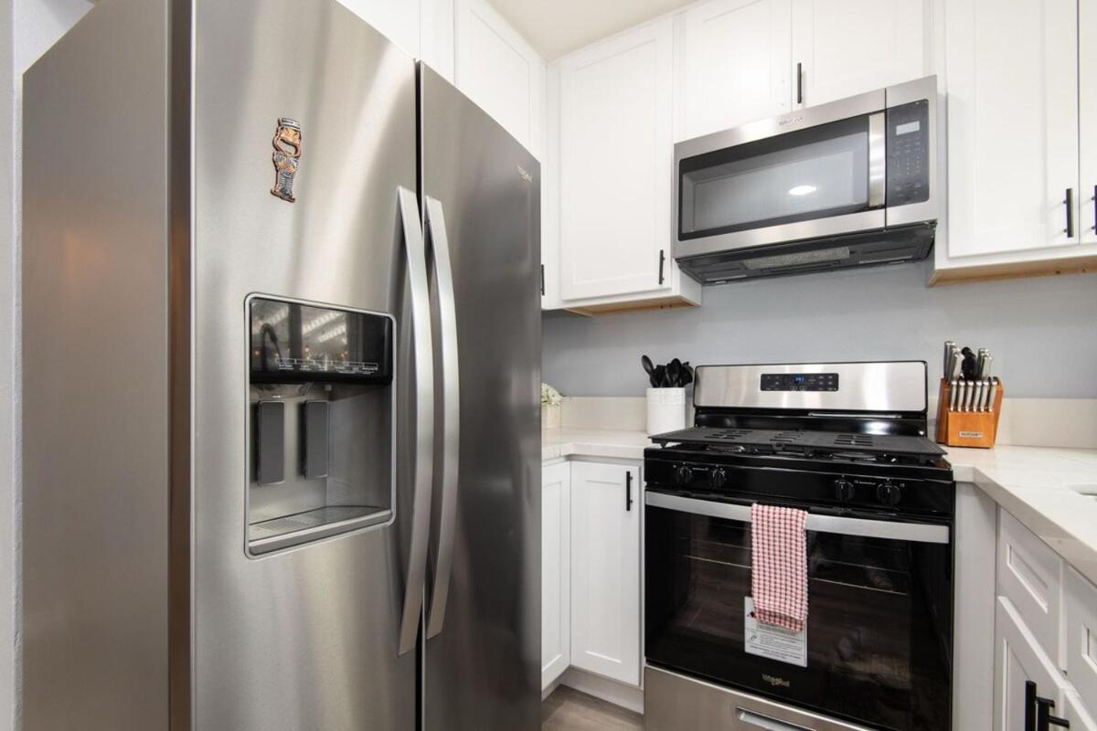 Charming 3br With Complimentary Parking Onsite