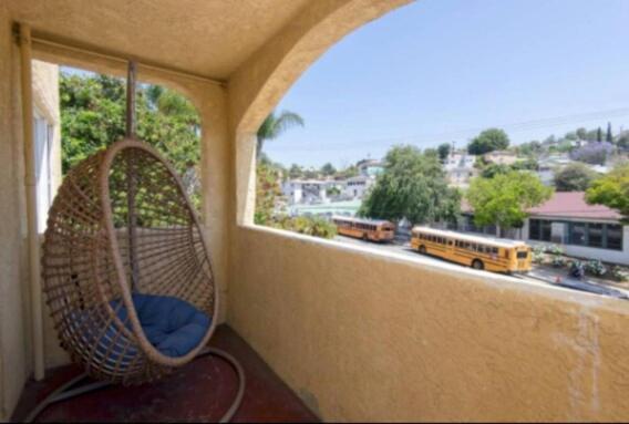 Apartment Charming 2br With Onsite Parking Included Los Angeles