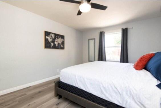 Charming 2br With Onsite Parking Included *