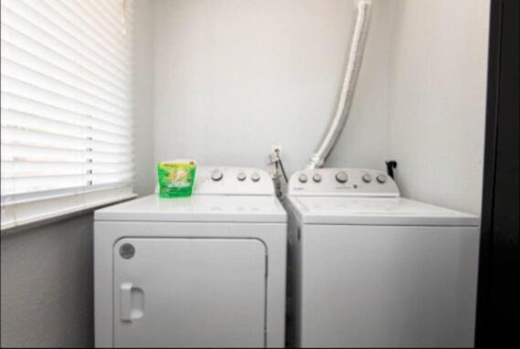 Charming 2br With Onsite Parking Included Apartment *