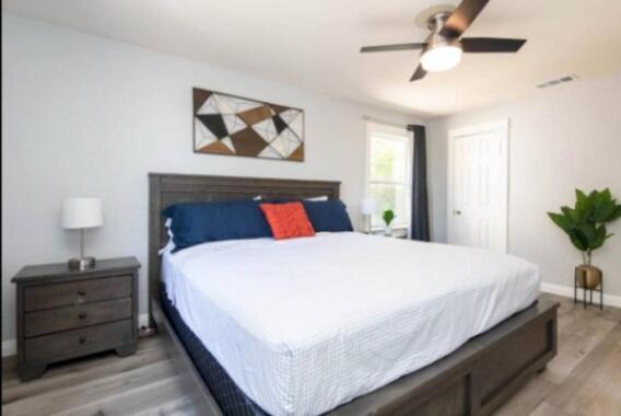 Apartment Charming 2br With Onsite Parking Included Los Angeles