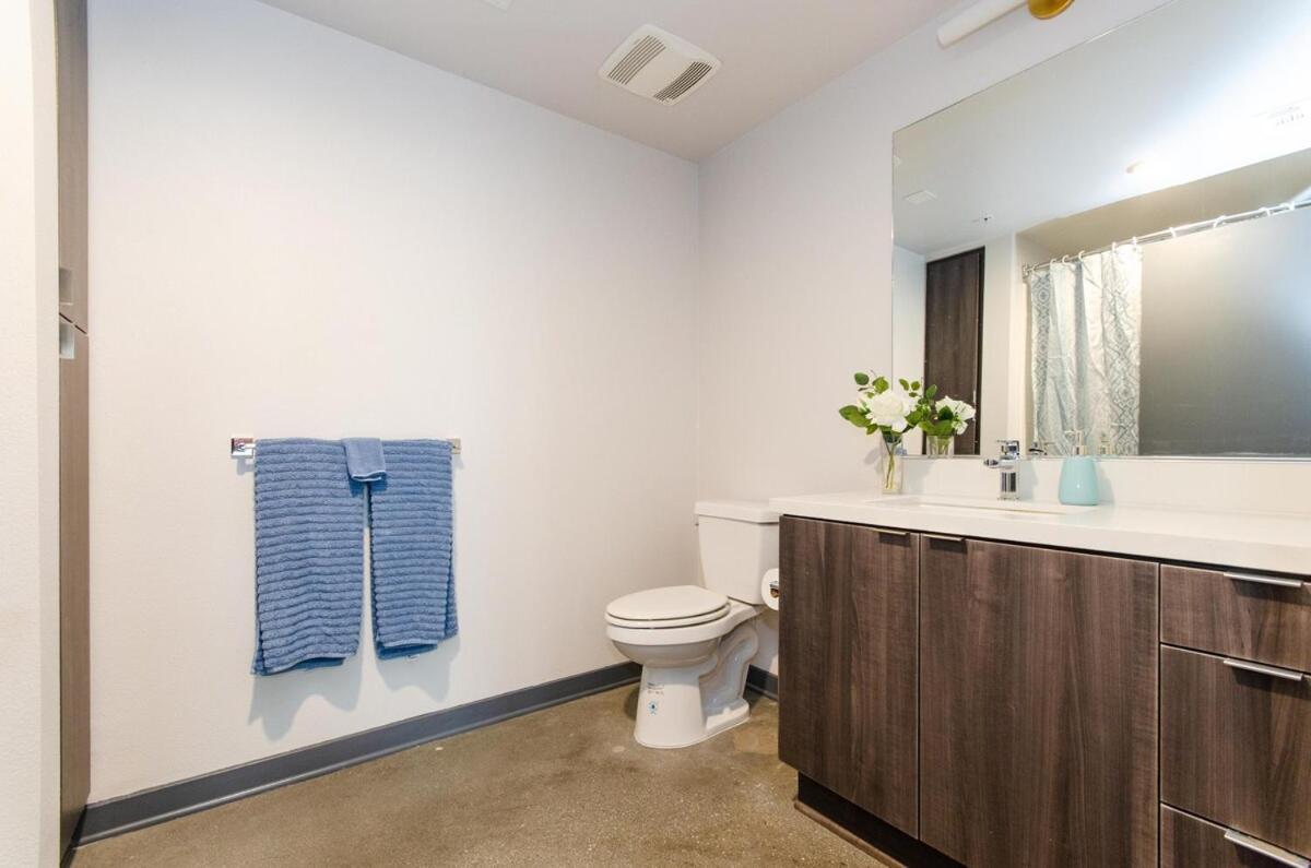 Lovely 3br With Balcony And Rooftop Pool Views