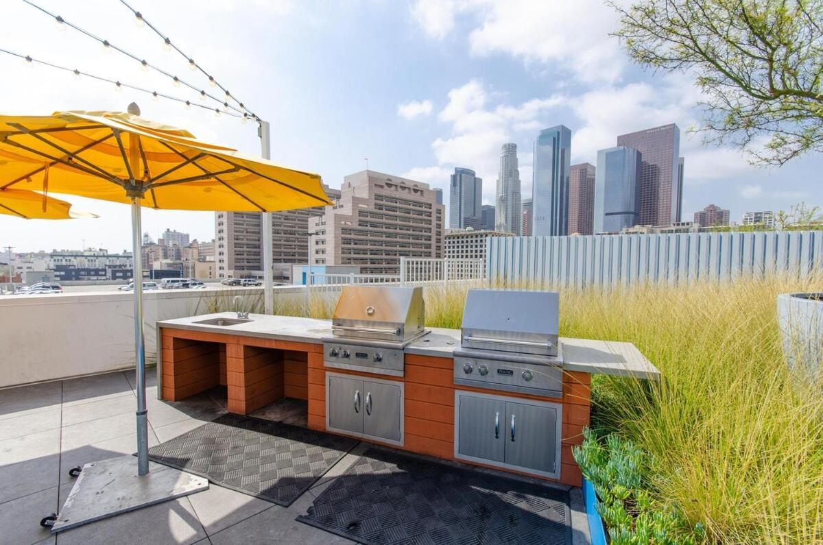 Lovely 3br With Balcony And Rooftop Pool Views * Los Angeles