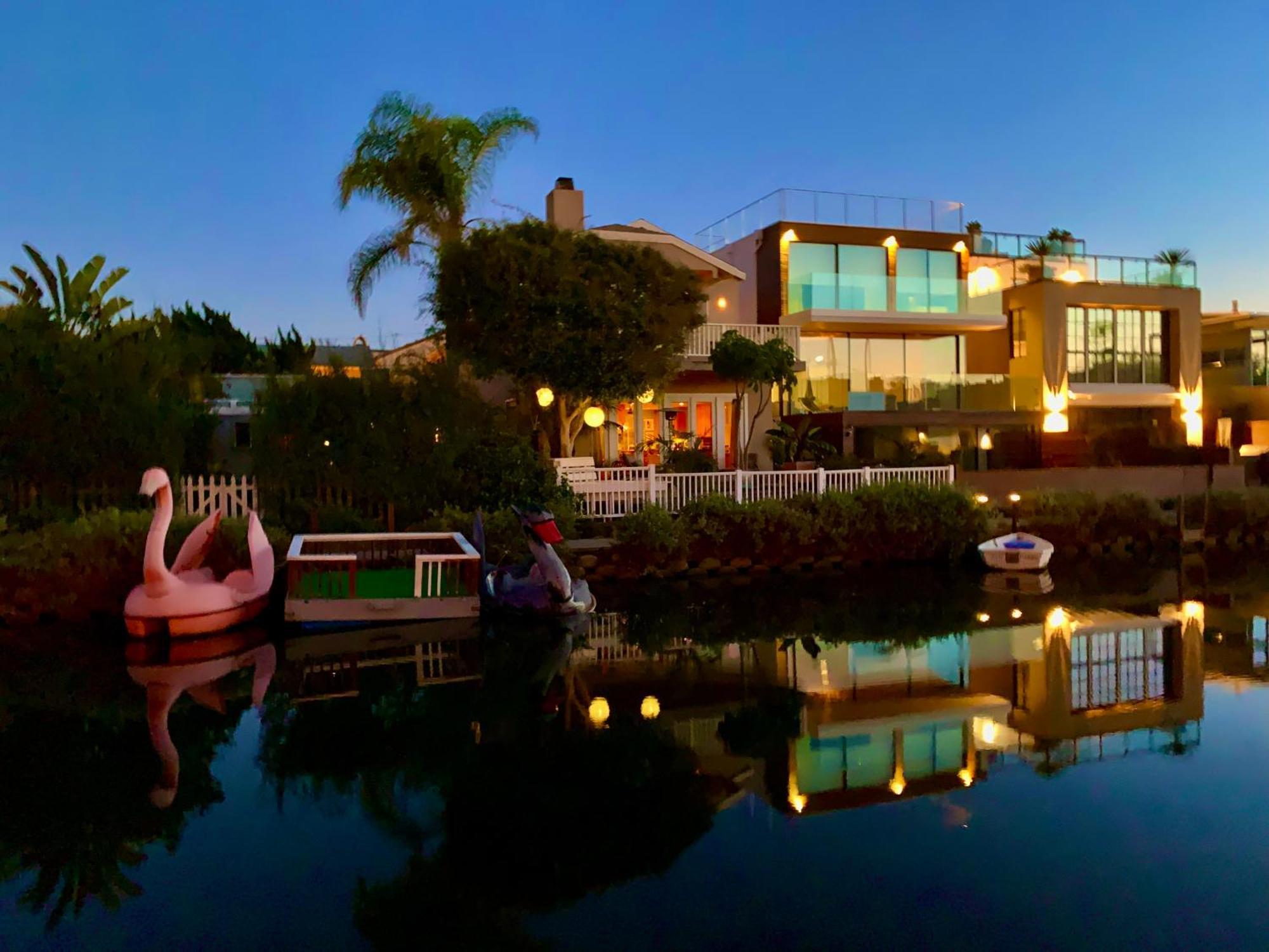 Chic Venice Steps From The Canals & Casa de férias Los Angeles