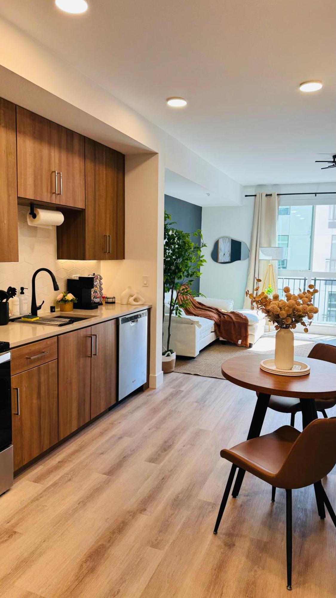 Hollywood Sunset Cozy Nest - Free Parking Apartment Los Angeles