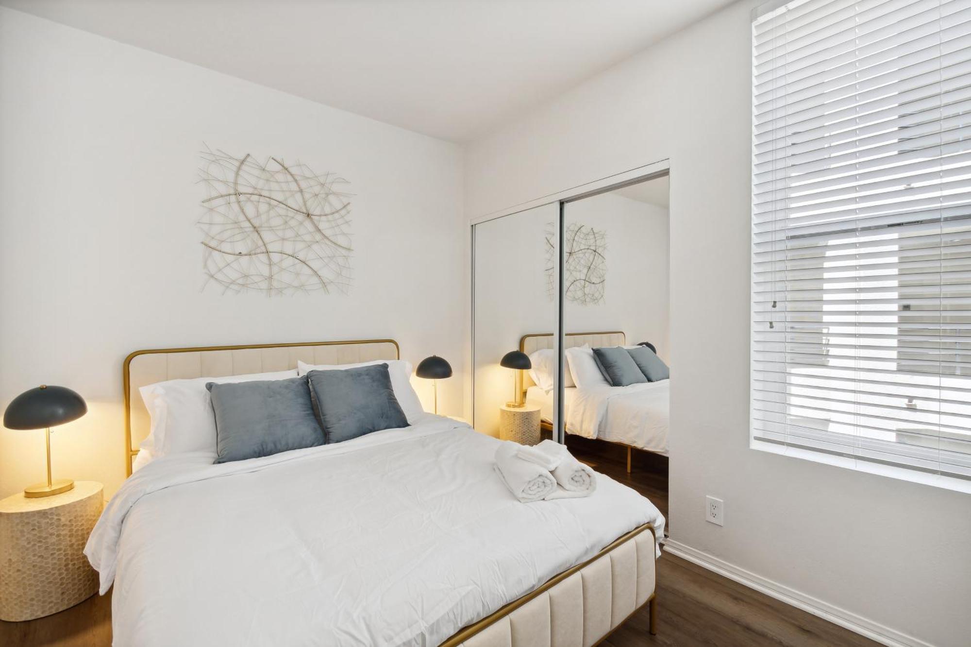 2bdr Away From In Marina Del Rey *