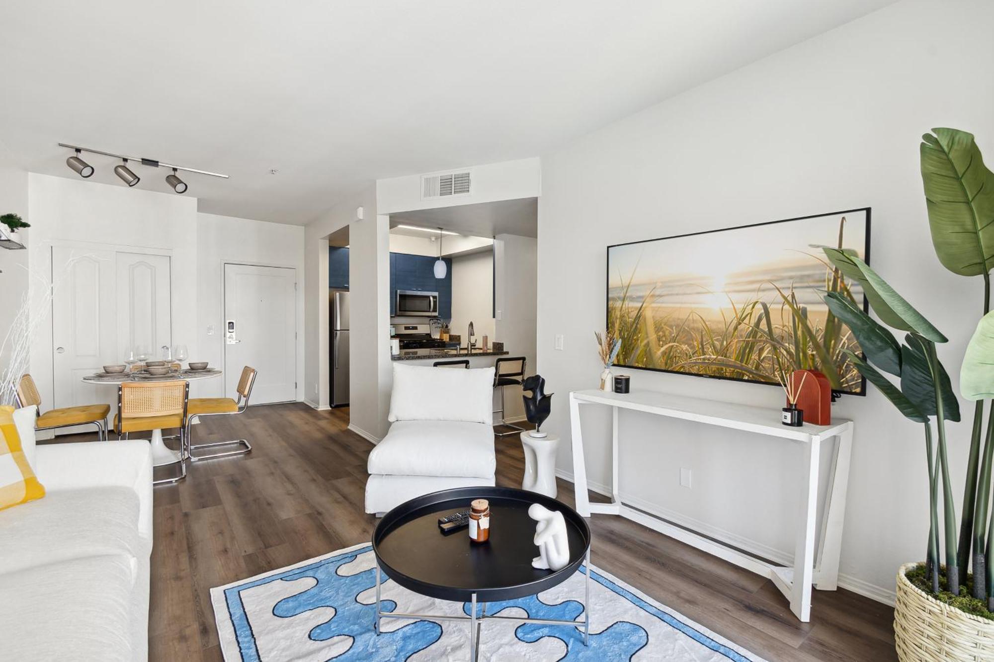 2bdr Away From In Marina Del Rey Apartment