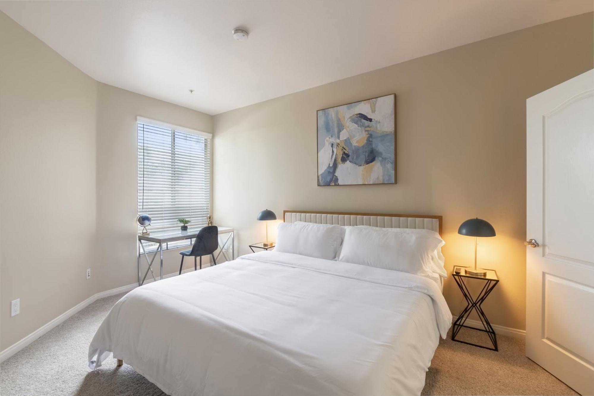 Apartment Marina Del Rey Getaway, Free Parking, Pool, Hot Tub