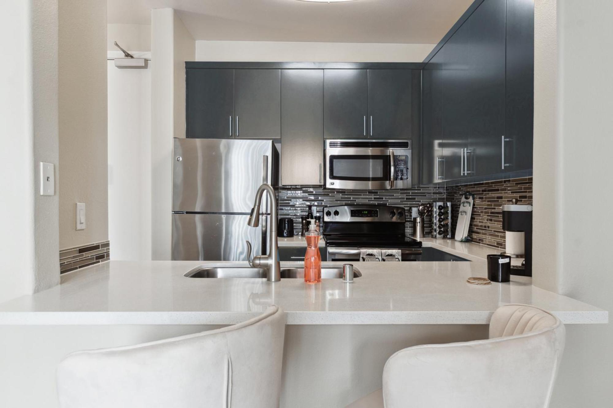 Apartment Marina Del Rey Getaway, Free Parking, Pool, Hot Tub