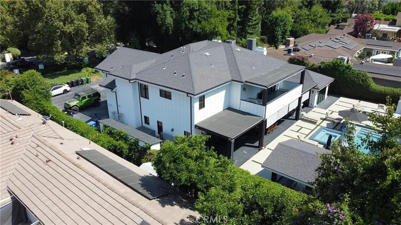 Holiday home Contemporary Elegance Sleeps 16 Pool Hot Tub