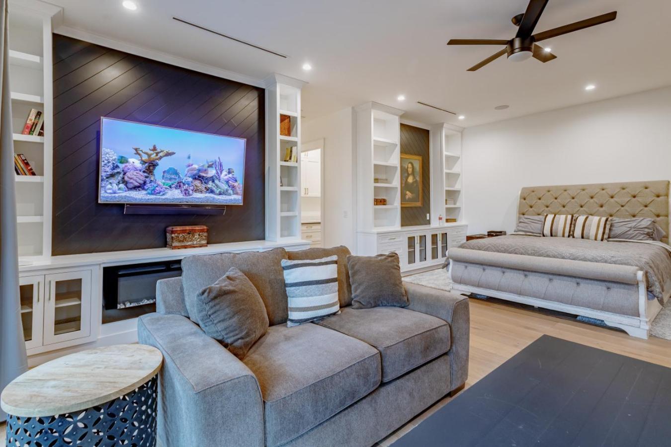 Contemporary Elegance Sleeps 16 Pool Hot Tub Los Angeles
