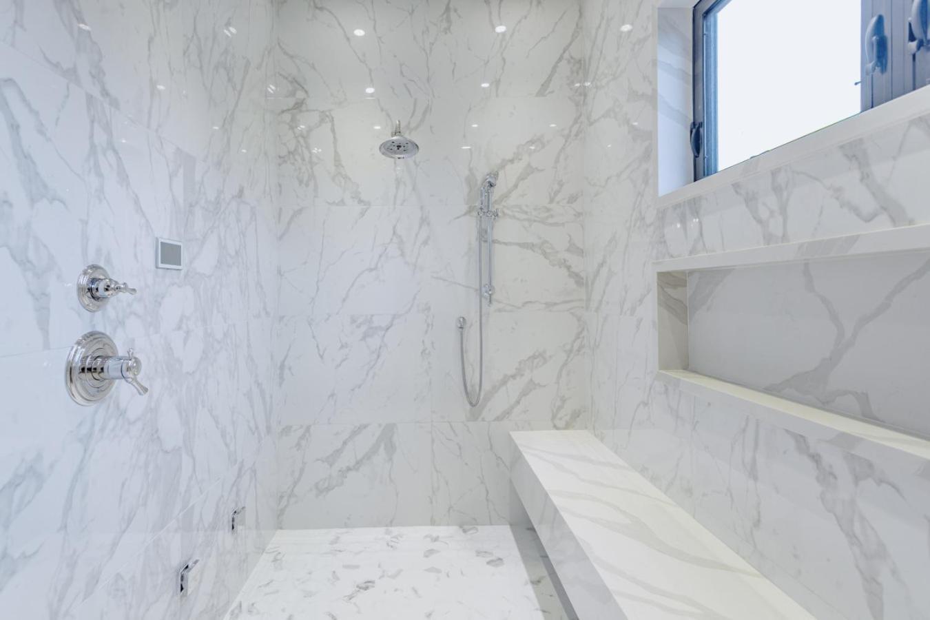 Holiday home Contemporary Elegance Sleeps 16 Pool Hot Tub Los Angeles