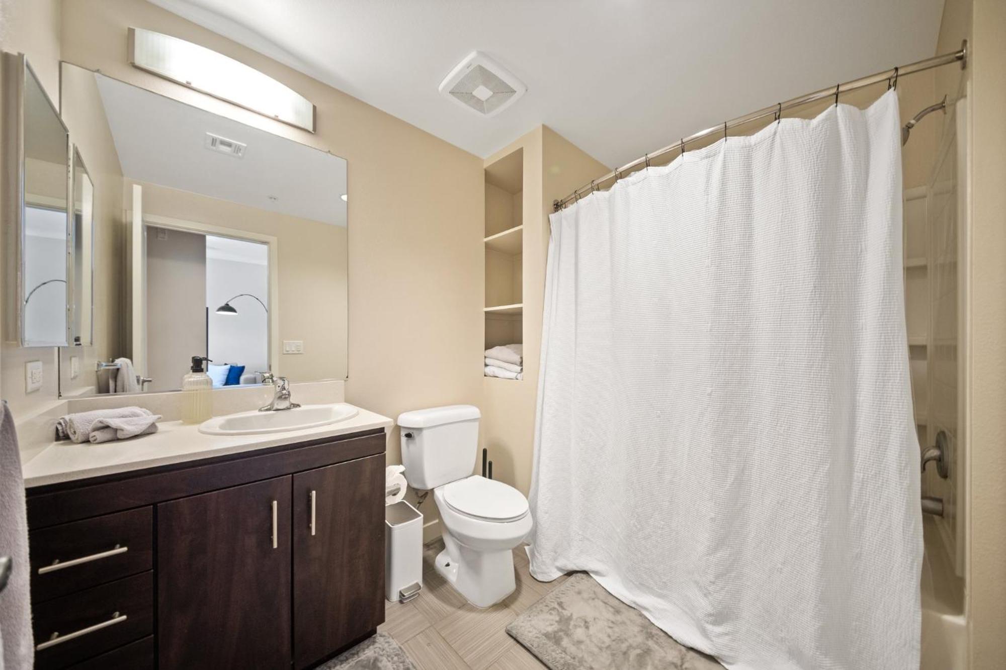 Chic 1br Retreat With Pool, Gym & Jacuzzi In Mid Wilshire & Miracle Mile Apartamento *