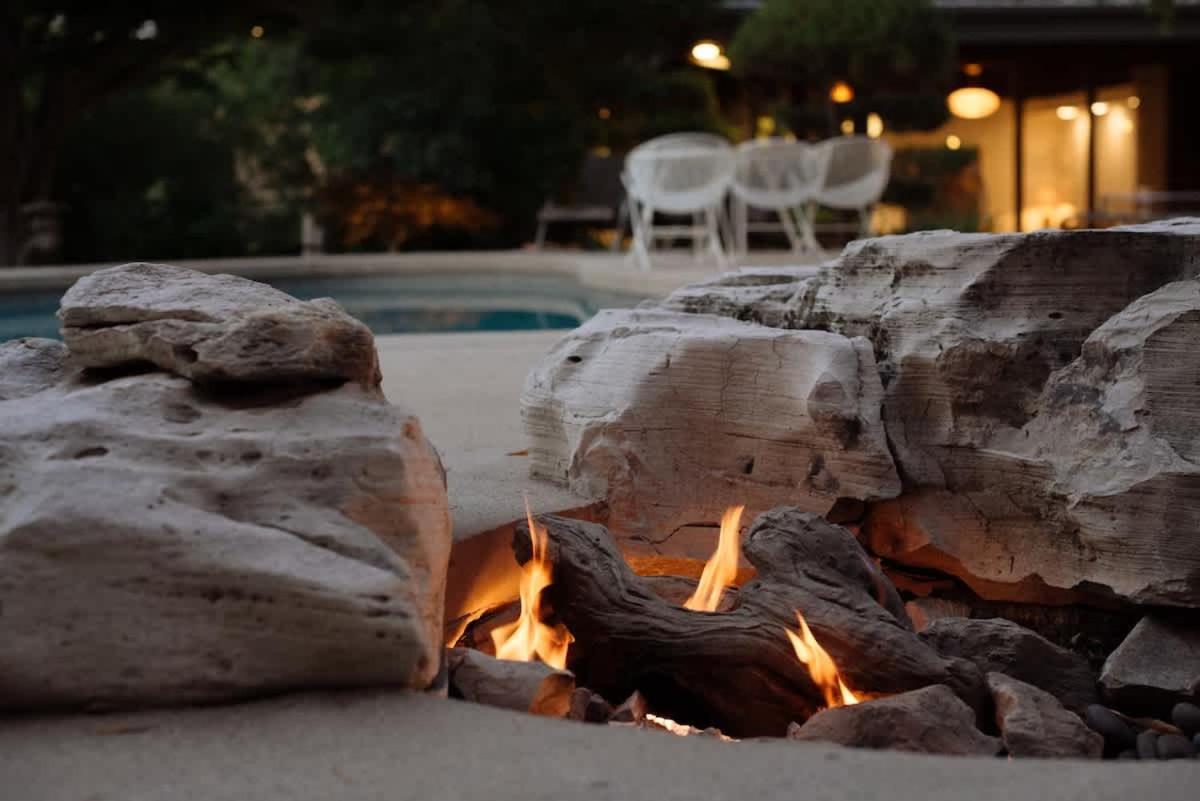 Mountain Getaway With A Pool Hot Tub 5 Beds Los Angeles
