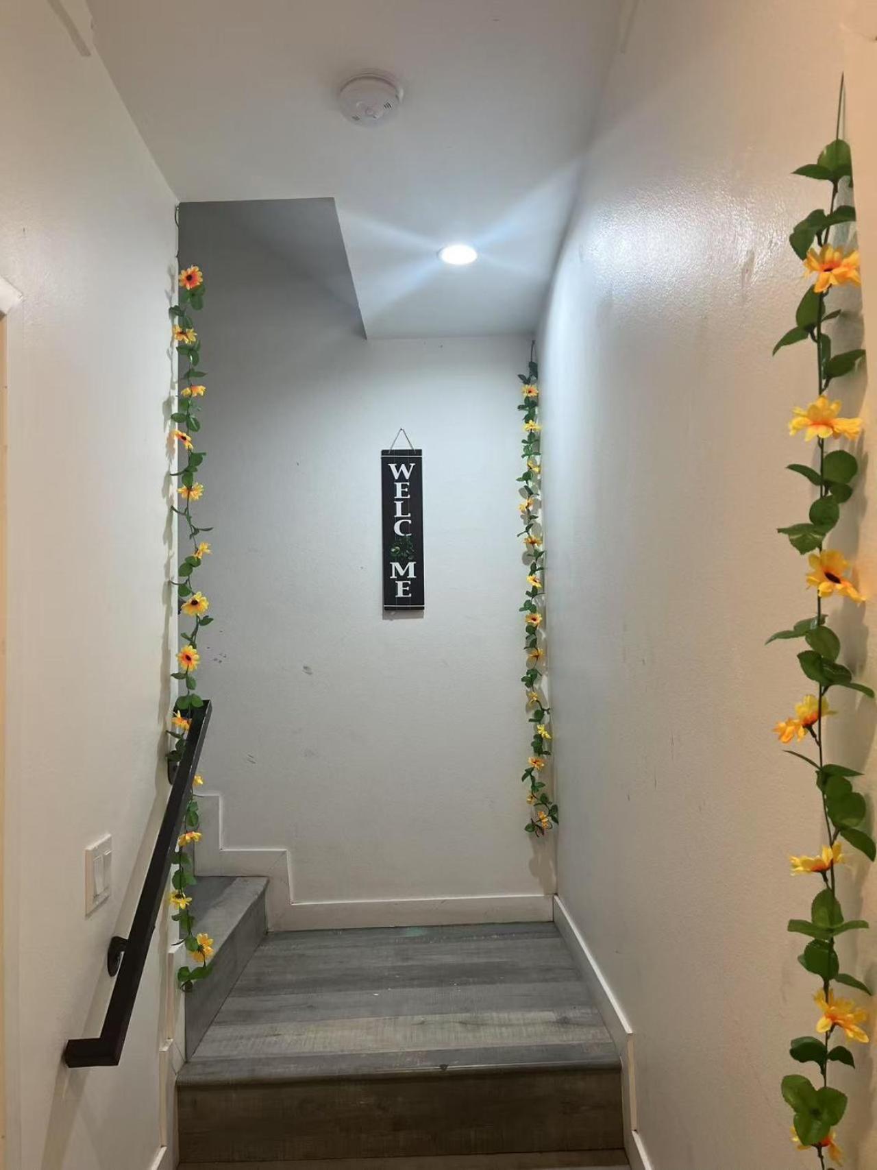 Modern Address Changed Los Angeles