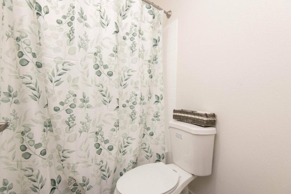 Apartment Snazzy 2bd Rooftop Pool & Iconic Hollywood Sign Views *