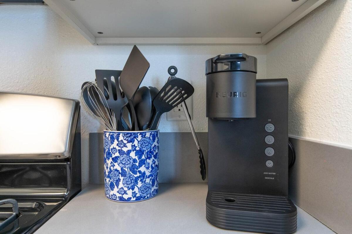 Apartment Cozy One Bedroom With Rooftop Pool And Hollywood Sign View *