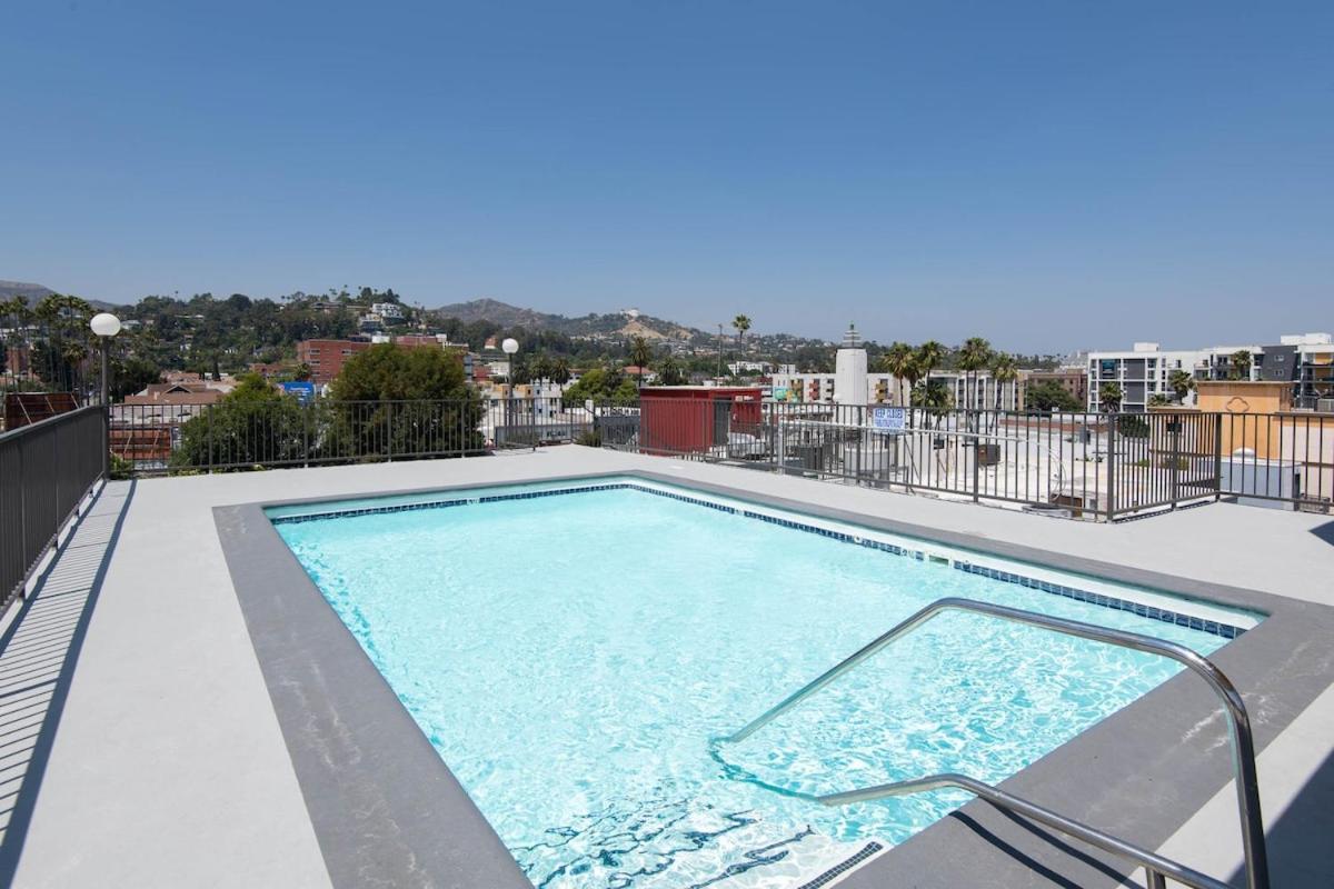 Cozy One Bedroom With Rooftop Pool And Hollywood Sign View * Los Angeles