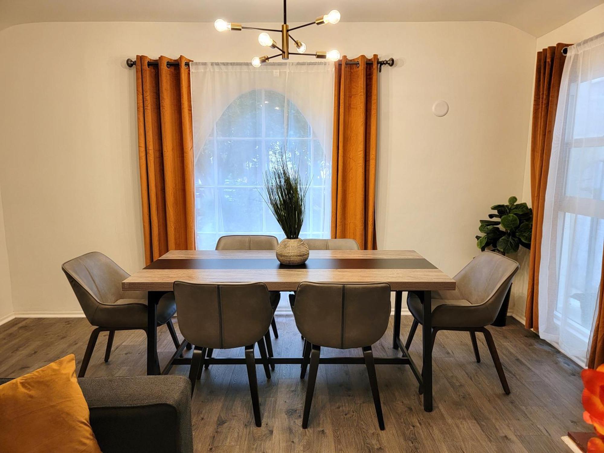 Perfectly Located Pico Robertson Ground Floor 3 Bedroom Walk To Restaurants Wifi Tv Game Console Parking 5 Minutes To Rodeo Drive Apartment Los Angeles