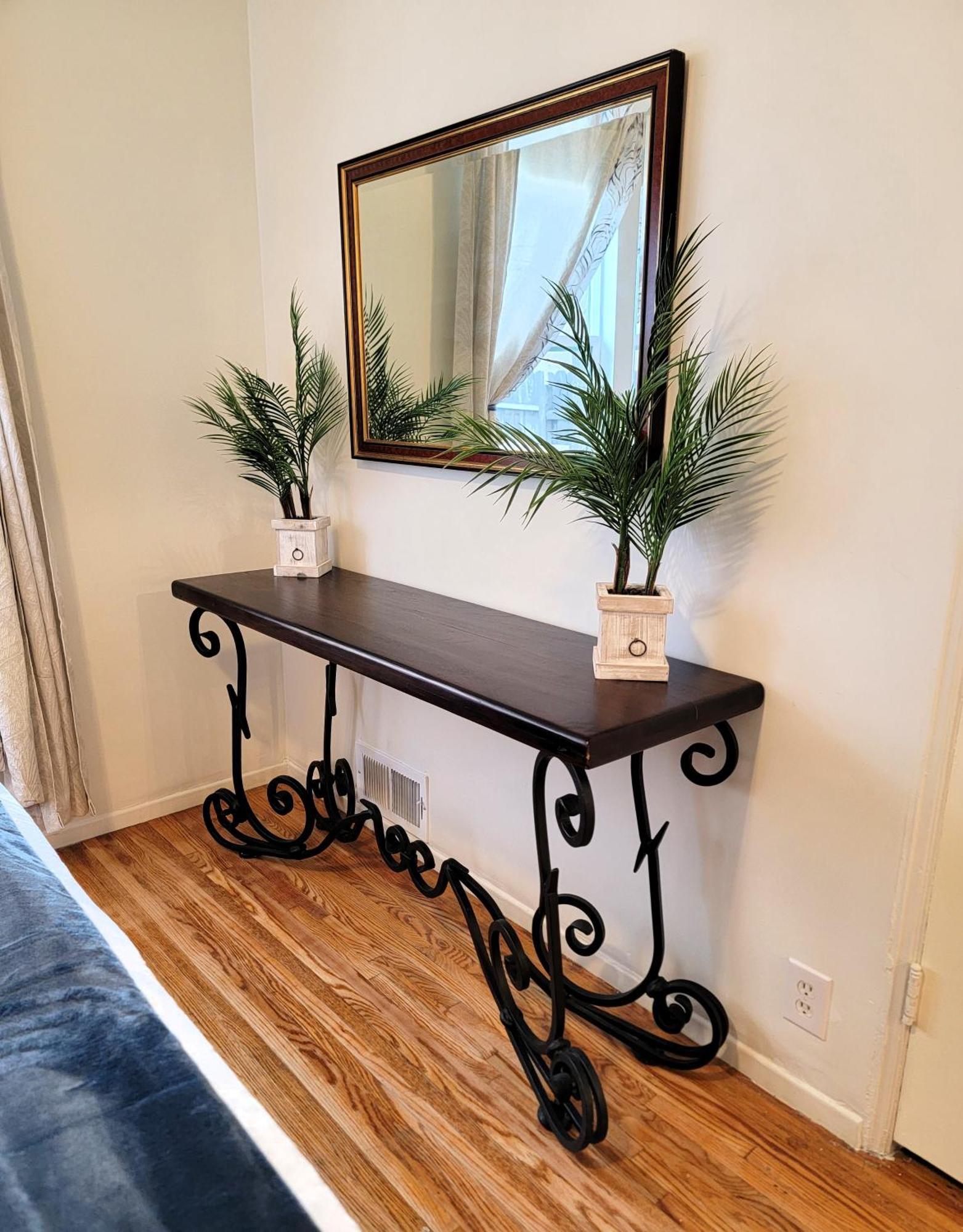 Apartment Perfectly Located Pico Robertson Ground Floor 3 Bedroom Walk To Restaurants Wifi Tv Game Console Parking 5 Minutes To Rodeo Drive
