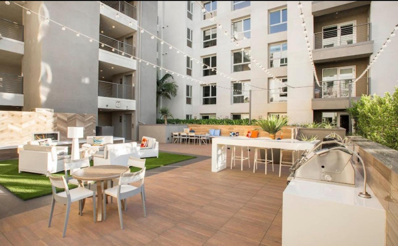 Apartment A-class Highland 2 Bed In Hollywood Ca With Free Parking