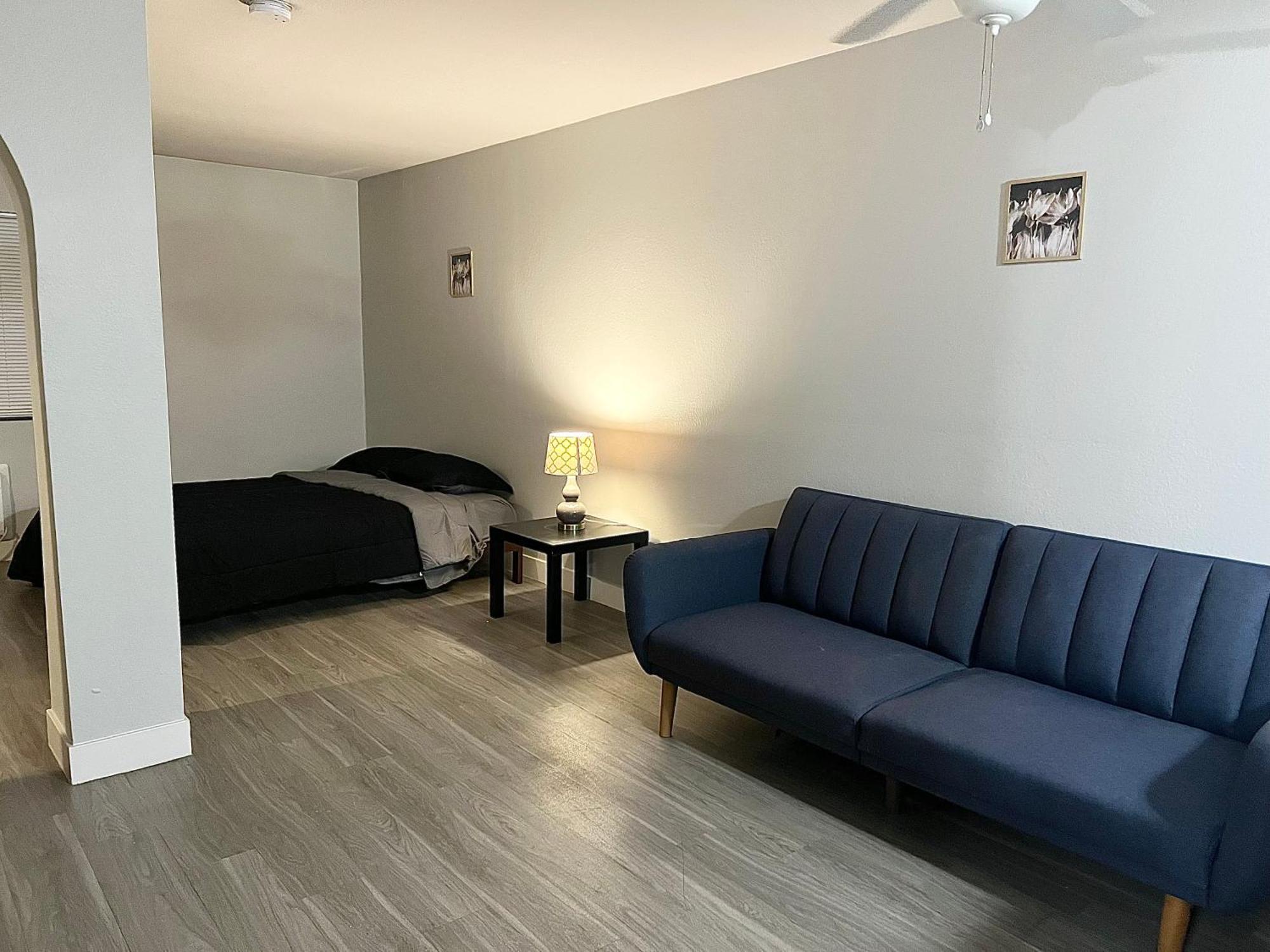 The Spot In Hollywood Apartment