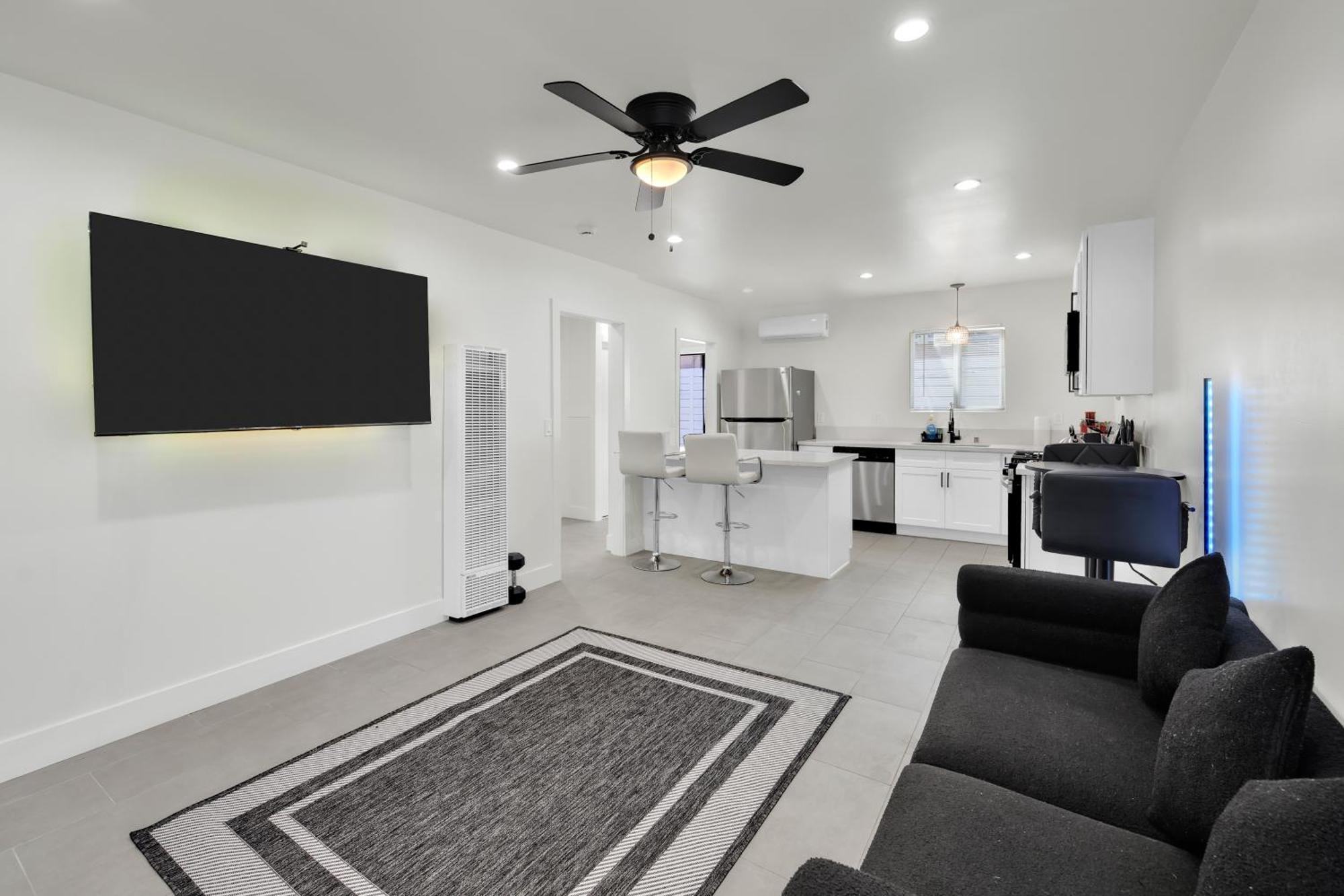 1 Bd 1ba In Mid-city With Yard, Fire Pit & Grill *