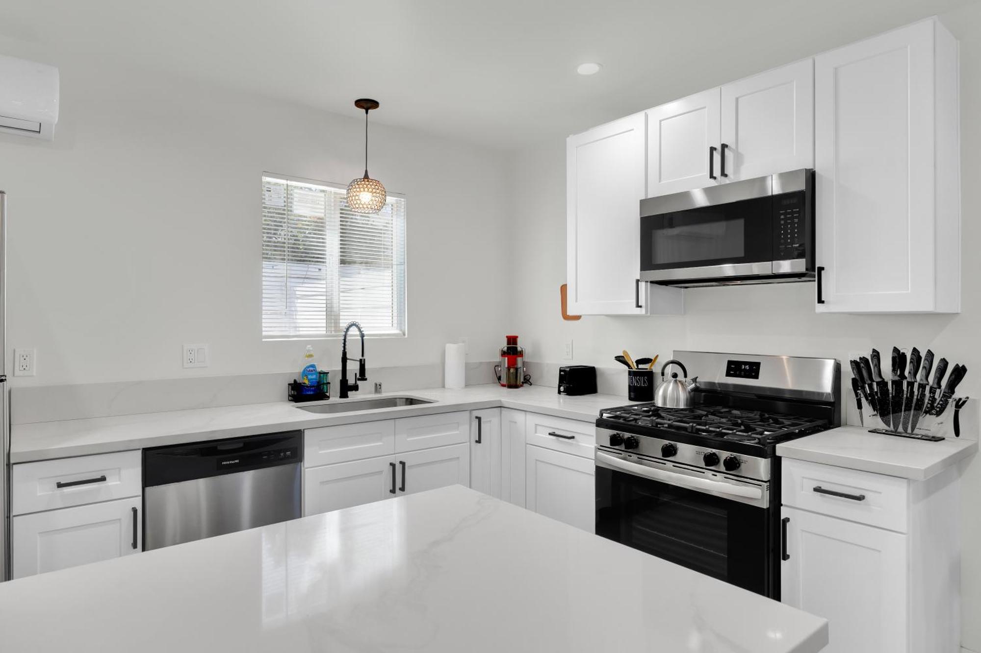 1 Bd 1ba In Mid-city With Yard, Fire Pit & Grill