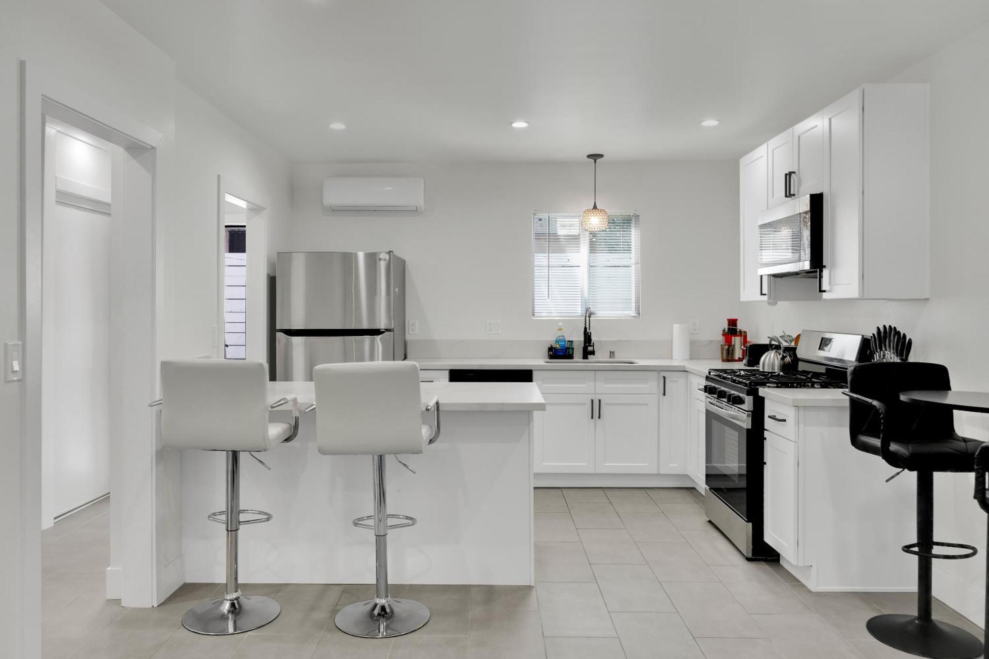 Aparthotel 1 Bd 1ba In Mid-city With Yard, Fire Pit & Grill