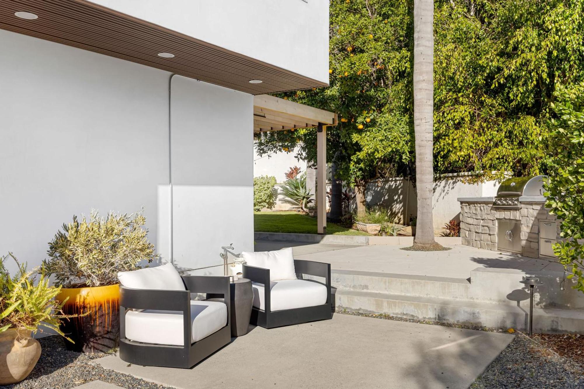 Luxury Hollywood Hills With Pool Outdoor Dining Iconic Views Skyline
