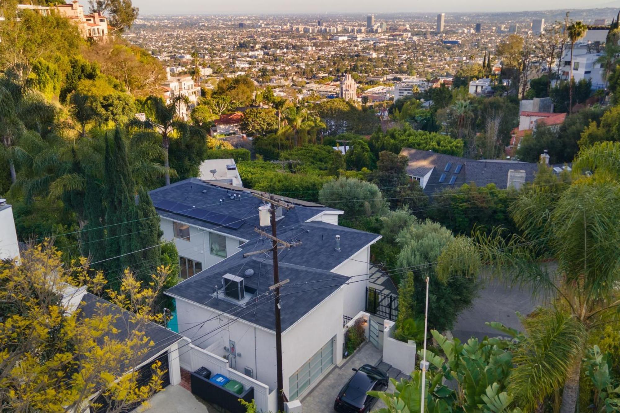Luxury Hollywood Hills With Pool Outdoor Dining Iconic Views Skyline Holiday home
