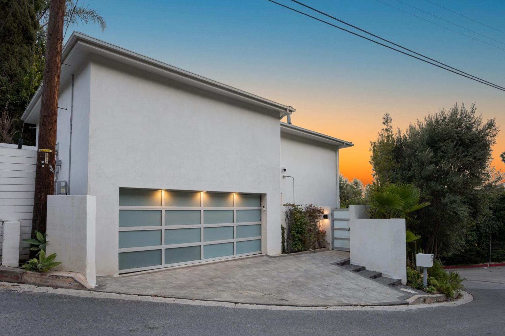 Luxury Hollywood Hills With Pool Outdoor Dining Iconic Views Skyline Los Angeles